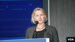 ​លោក​ស្រី Susan Thornton ឧបការី​រង​នៃ​ក្រសួង​ការបរទេស​សហរដ្ឋអាមេរិក​ទទួល​បន្ទុក​កិច្ចការ​អាស៊ី​ខាង​កើត​និង​តំបន់​ប៉ាស៊ីហ្វិក។