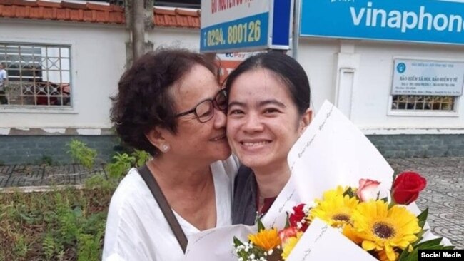 Bà Đặng Ngọc Minh và con gái Nguyễn Đặng Minh Mẫn, ngày 2/8/2019, Photo: Facebook Loi Minh