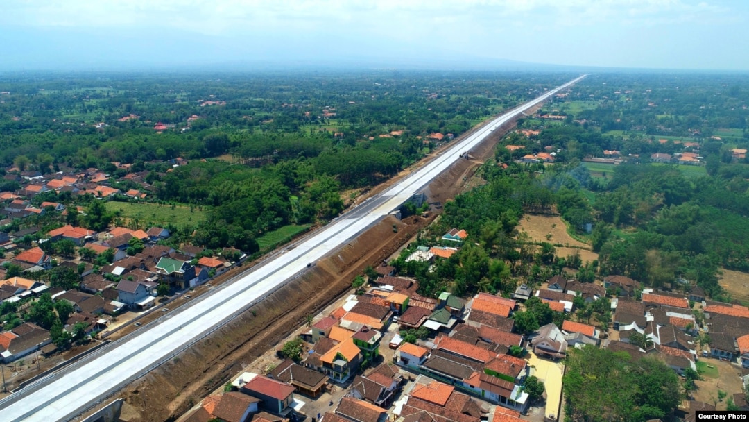 Jalan tol Trans Jawa (Foto courtesy: KemenPURR)