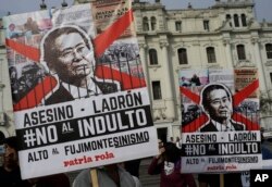 25일 페루 리마에서 알베르코 후지모리 전 대통령 사면에 반대하는 시위가 벌어졌다.
