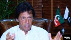 Imran Khan speaking to the Voice of America at his Bani Gala party office, Islamabad, Pakistan, Aug. 10, 2017.