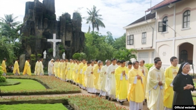 NhÃ  thá» Thá»§ ThiÃªm, quáº­n 2, Tp. Há» ChÃ­ Minh.