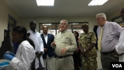 U.S. Secretary of State Rex Tillerson visits U.S.-supported Kenya Wildlife Service Genetics and Molecular Forensics Laboratory, March 11. (N. Ching/VOA)