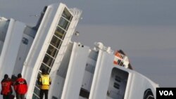 Gelombang laut yang besar menghalangi pemompaan bahan bakar dari kapal pesiar Costa Concordia.