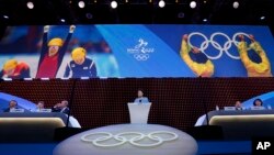 Wakil PM China Liu Yandong, saat menyampaikan pidato dalam sidang ke-128 IOC di Kuala Lumpur, Malaysia, dan mempresentasikan Beijing sebagi tuan rumah Olimpiade Musim Dingin 2022 (31/7).