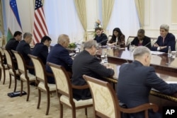 Secretary of State John Kerry and his delegation meet with Uzbek President Islam Karimov at the Palace of Forums in the President's Residential Compound in Samarkand, Uzbekistan, November 1, 2015