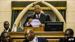 Zimbabwe Speaker of Parliament Jacob Mudenda presides over a parliament session where a motion is moved to impeach President Robert Mugabe, Nov. 21, 2017 at the Zimbabwean Parliament in Harare, Zimbabwe.