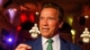 Arnold Schwarzenegger gọi ông Trump là ‘cọng bún thiu’