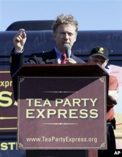 Le républicain Rand Paul du Kentucky a remporté un siège au Sénat avec l'appui du mouvement "Tea Party"