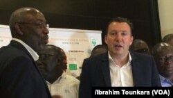 Marc Wilmots, le nouveau sélectionneur des Eléphants de la Côte d’Ivoire lors d’une conférence de presse à Abidjan, Côte d’Ivoire, 22 mars 2017. (VOA/Ibrahim Tounkara).