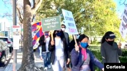 包括藏人、维族人、香港人、大陆异议人士在内的十多个团体，12月10日在旧金山举行游行，呼吁捍卫人权，抵制北京奥运。（照片由国际西藏网络指导委员会提供）