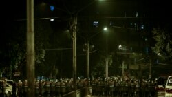 ရန်ကုန်မှာ ညဖက်သံပုံးတီး ဆန္ဒပြတဲ့ရပ်ကွက်တွေထဲ လုံခြုံရေးတပ်ဖွဲ့တွေ ပစ်ခတ်