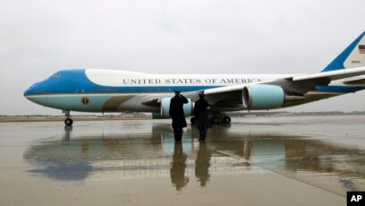 Boeing y Trump acuerdan negociar precio de avión presidencial