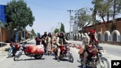 Abatalebani ni bo bagenzura igisagara ca Ghazni mu buraruko bushira ubumanuko bwa Kabul (12/08/2021, AP))