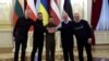 Президенты Польши Литвы, Латвии и Эстонии посетили город Бородянка под
Киевом 