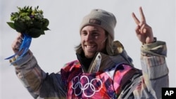 Первый золотой медалист Сочи 2014 - Сейдж Котсенбург (США)