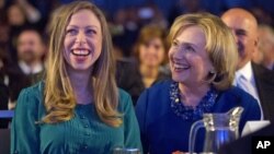 Chelsea Clinton y su esposo llamaron a su primera hija Charlotte. La bebita es la nieta de Hillary Clinton y el expresidente Bill Clinton.