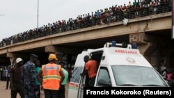 Une ambulance après 'une explosion sur un site de distribution de carburant à Accra, au Ghana, le 8 octobre 2017. (photo d'archives)