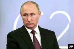 Ruski predsednik Vladimir Putin obraća se medijima posle samita G-20 u Buenos Airesu