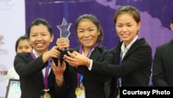 A group of students from Royal University of Law and Economics wins debate competition organized by JCI Cambodia on 24 April 2016 at the Institute of Technology of Cambodia (ITC). (Photo Courtesy by JCI Cambodia)