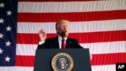 5월 27일 이탈리아 시칠리아 미군 기지에서 연설하는 트럼프 대통령 (자료사진)