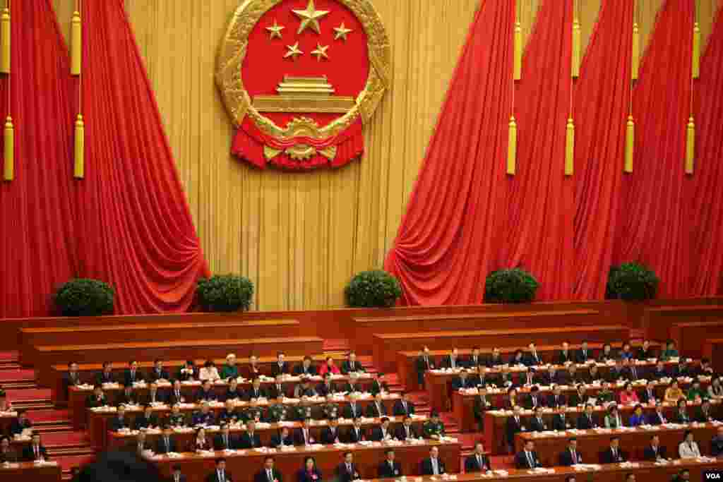 中国第十二届全国人大三次会议3月15日在北京闭幕，图为闭幕式现场。（美国之音东方拍摄）