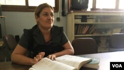 La profesora Delvis Morales Vílchez gana un salario de cinco dólares por 132 horas de clases al mes en la Universidad del Zulia, una de las más antiguas de Venezuela.