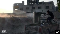 Sirijski pobunjnici gađaju vladine trupe u Alepu