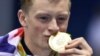 ریو: برطانیہ کا پہلا طلائی تمغہ تیراک ایڈم پیٹی نے جیتا 