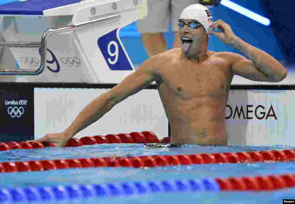 El belga Pieter Timmers reacciona luego de llegar en primer lugar en la competencia de nataci&oacute;n masculina de 100 metros estilo libre.