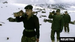 印度軍隊在東部與中國邊境地區的達旺巡邏（2003年10月31日）