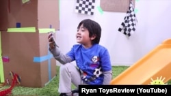 Кадр із відео Раяна на його каналі Ryan ToysReview в YouTube