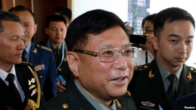 中国代表团团长何雷中将出席2017年香格里拉对话会(路透社)