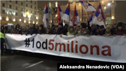 Učesnici protesta u Beogradu "Jedan od pet miliona", Foto: Glas Amerike