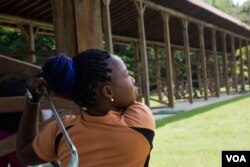 Stella Kadiri is one of Uloma Mbuko’s students. She’s been playing golf since 2011. She practices five days a week and hopes to become a pro. (C. Oduah/VOA)