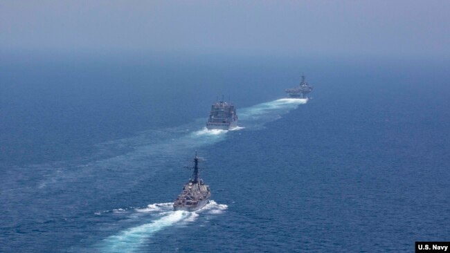 美军一个两栖作战舰队2019年5月7日穿越霍尔木兹海峡（美国海军照片）