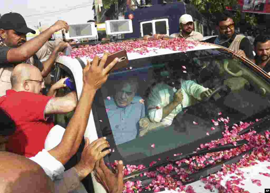 مرکزی جلوس لاہور کی لوہاری مسجد سے جمعے کی نماز کے بعد نکلا جس کی قیادت سابق وزیرِ اعلیٰ پنجاب شہباز شریف نے کی۔