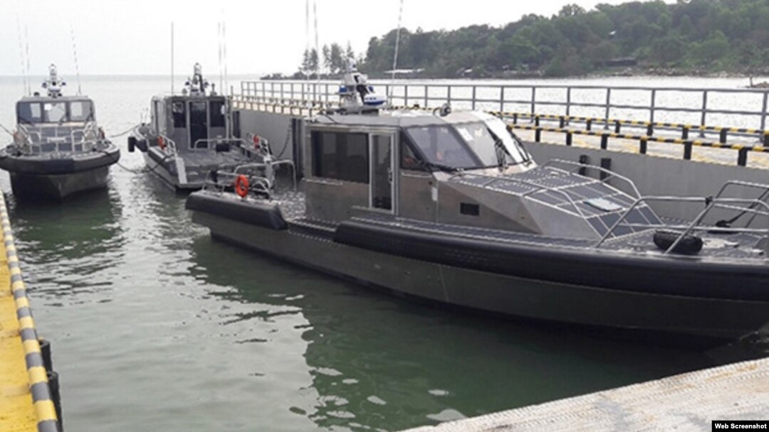 Hoa Kỳ chuyển giao xuồng Metal Shark cho Việt Nam. Photo US Embassy Hanoi/ Hanoi Times.