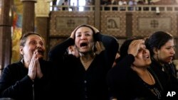 Lamentos por la matanza del Domingo de Ramos en Alexandria, Egipto. Este viernes 26 cristianos costos fueron masacrados por atacantes presuntamente de ISIS.