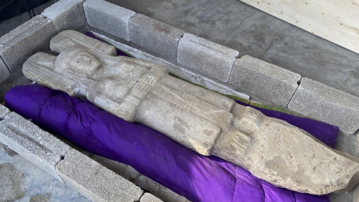 Mexican Farmers Find Large Statue of Mystery Woman - Vimarsana News