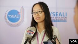 Tan Eng Kanchnith, sophomore student at Institute of Technology of Cambodia and a Cambodia candidate from YSEALI STEM Education workshop talks to reporters during the opening ceremony in Phnom Penh, Cambodia on February 28, 2018.(Tum Malis/VOA Khmer) 