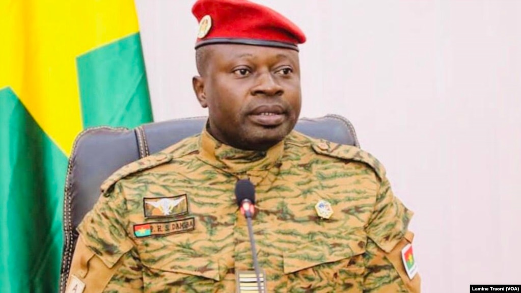 Le Lieutenant-colonel Paul-Henri Sandaogo Damiba, Ouagadougou, le 7 février 2022. (VOA/Lamine Traoré)