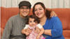 معین محمدی، شهروند بهائی ساکن یزد در کنار همسر و فرزند خود 