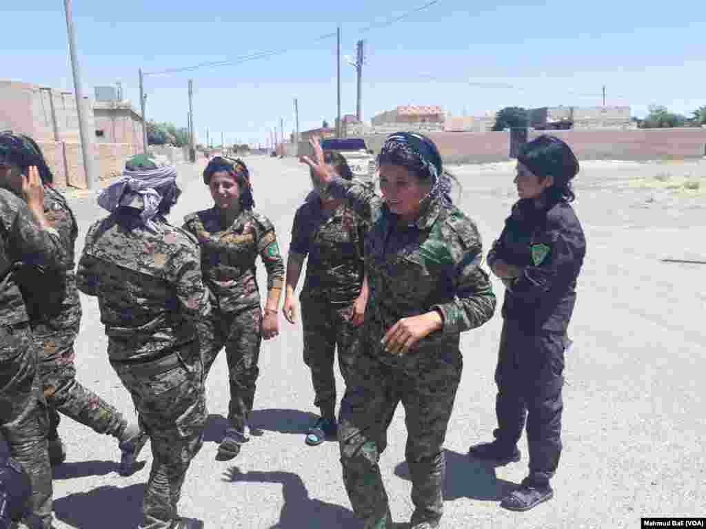 Hotunan Dakarun Kurdawa Na SDF A Fafatawar Kwato Raqqa Cibiyar Kungiyar ISIS