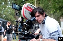 Director Chris Weitz on the set of the movie