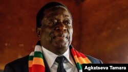  Emmerson Mnangagwa après son vote à l'école primaire de Sherwood à Kwekwe le 30 juillet 2018.