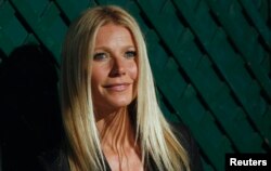 Aktris Gwyneth Paltrow berpose saat dia tiba untuk pemutaran perdana dunia video "My Valentine" yang disutradarai oleh Paul McCartney di West Hollywood. (Foto: Reuters)