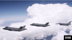 “美国空军第一支取得初始作战资质的F-35飞行队”(美国国防部照片)