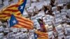Secesionistas catalanes se preparan ante medidas de Madrid