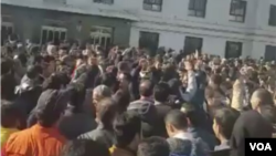 عکسی از تجمع دیماه در تهران. 